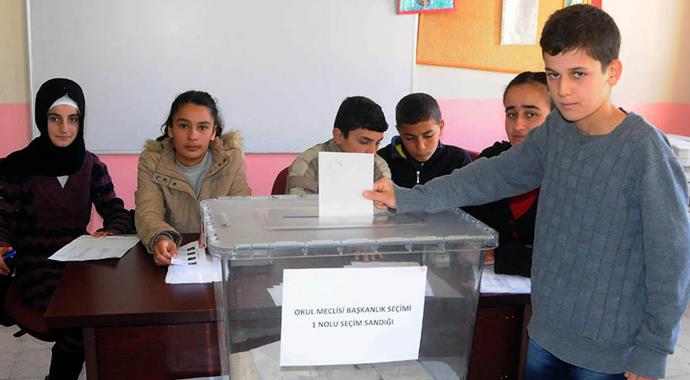 Mescit yaptırma sözü veren öğrenci seçimi kazandı